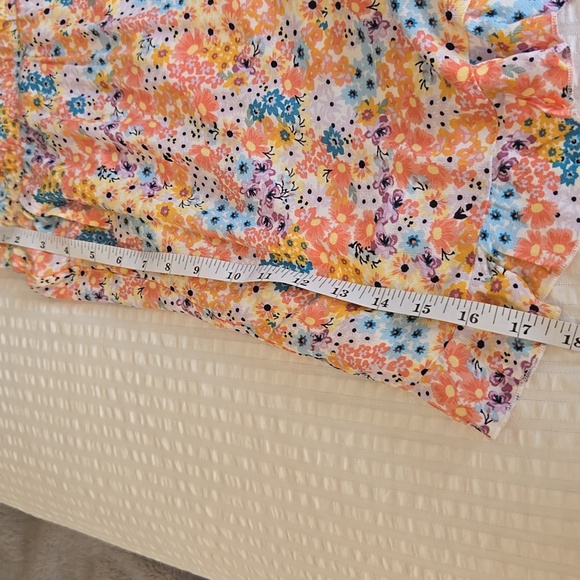 NWT Torrid Flowy Floral Lightweight Ruffled Shorts - Picture 11 of 11